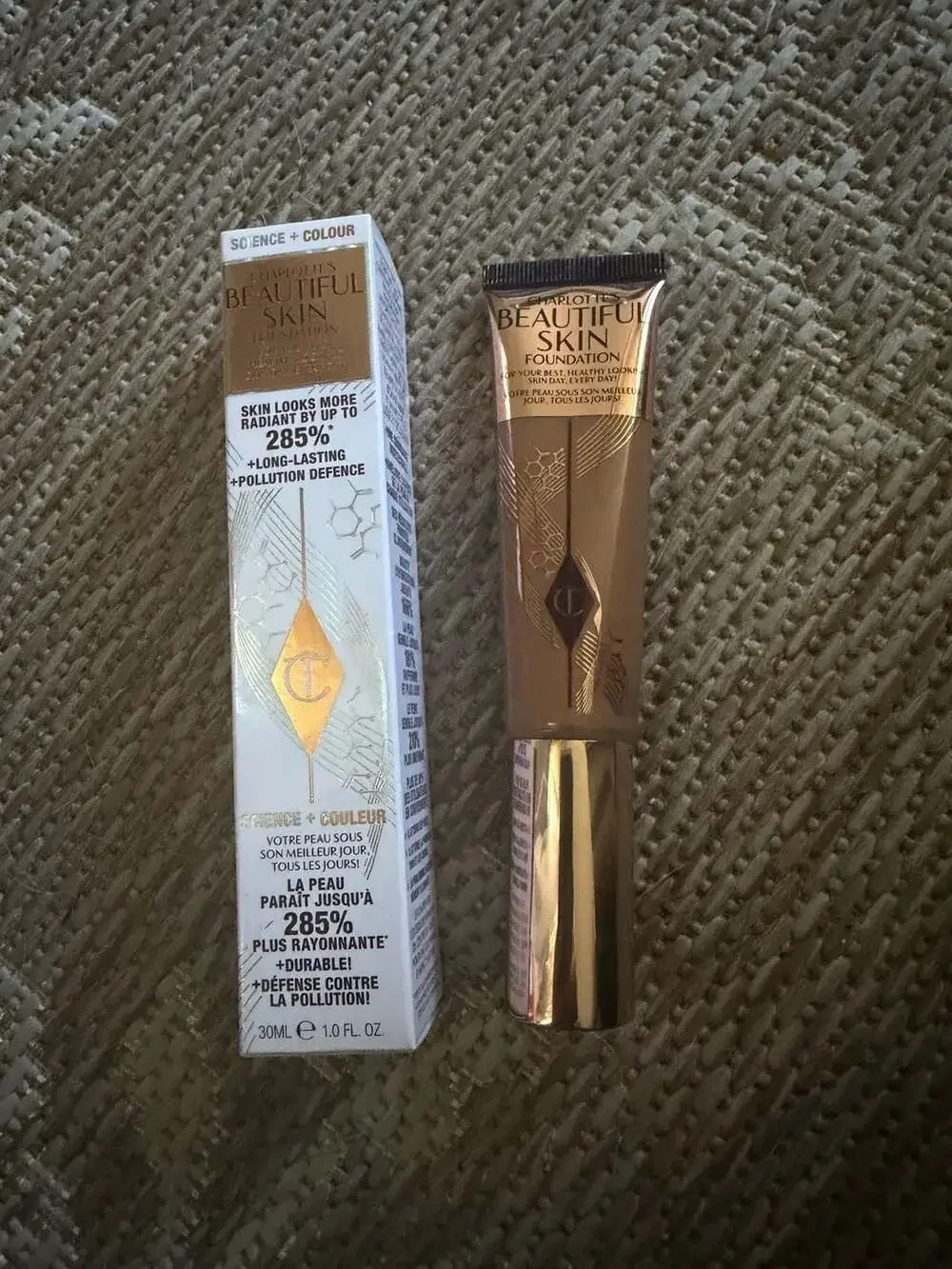 Charlotte Tilbury Beautiful Skin Foundation 14 Cool Froid 30ml